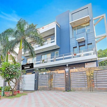 Townhouse Sector 49 Sohna Road Hotel คูร์เคาน์ ภายนอก รูปภาพ