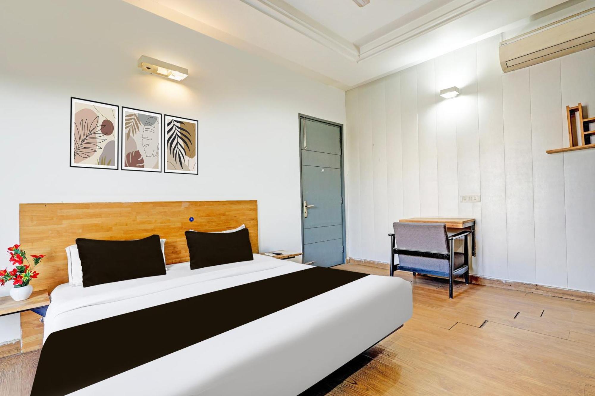 Townhouse Sector 49 Sohna Road Hotel คูร์เคาน์ ภายนอก รูปภาพ