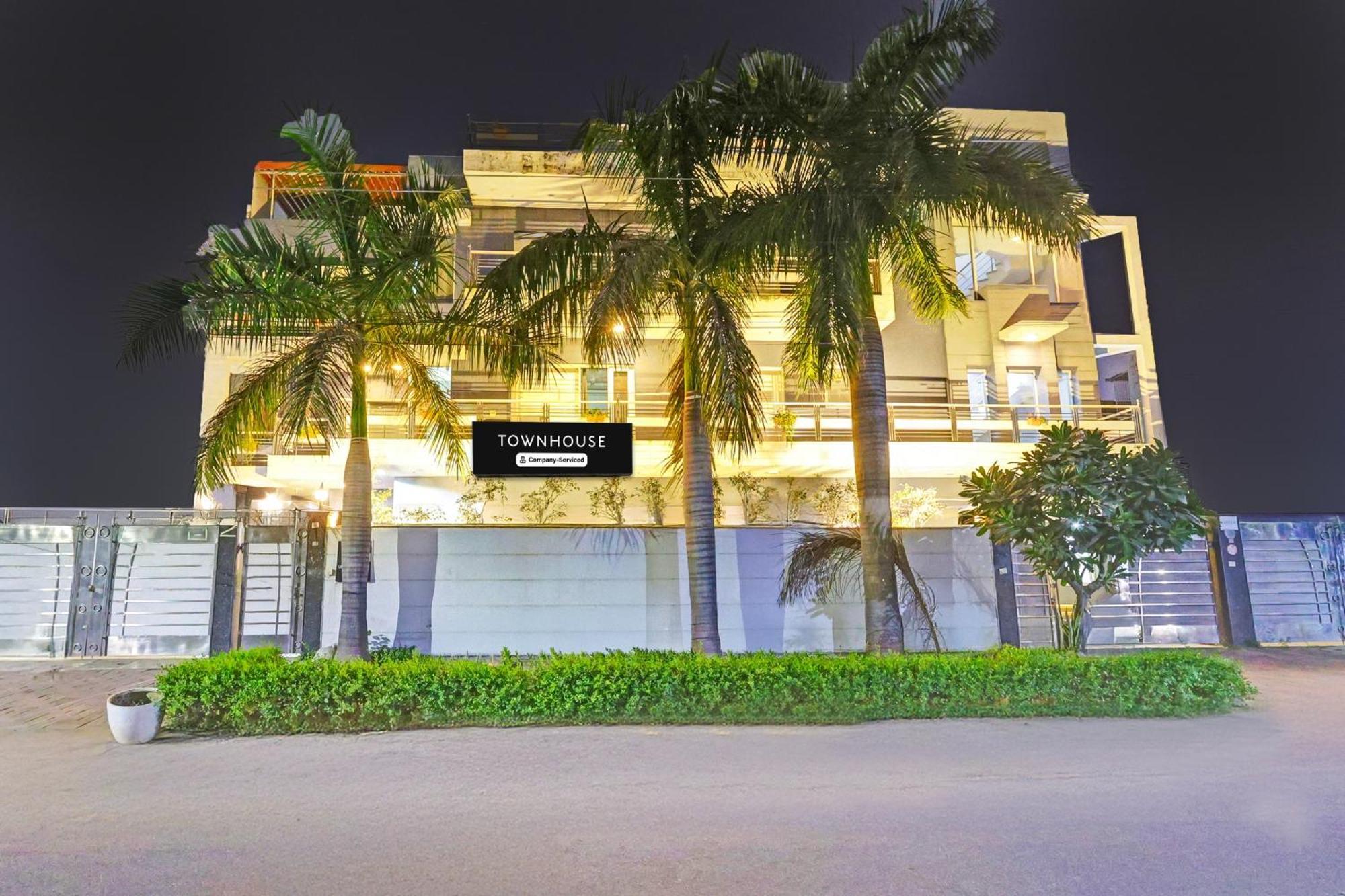 Townhouse Sector 49 Sohna Road Hotel คูร์เคาน์ ภายนอก รูปภาพ