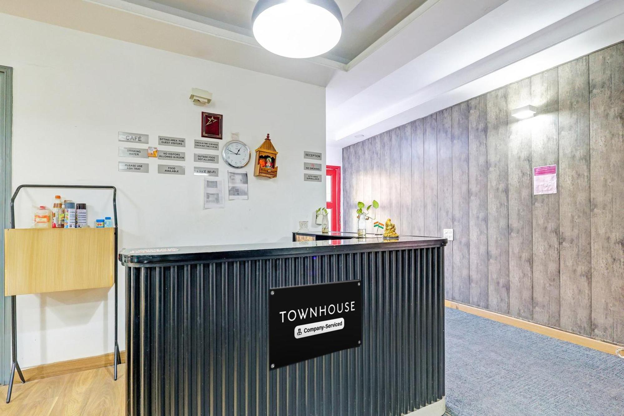 Townhouse Sector 49 Sohna Road Hotel คูร์เคาน์ ภายนอก รูปภาพ